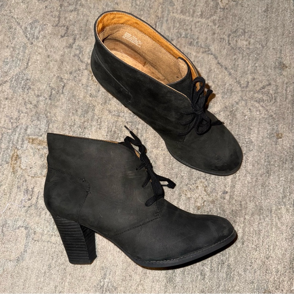 Clark’s Indigo Heath Wren Black Ankle Boots Lace Up Leather Wood Size 12